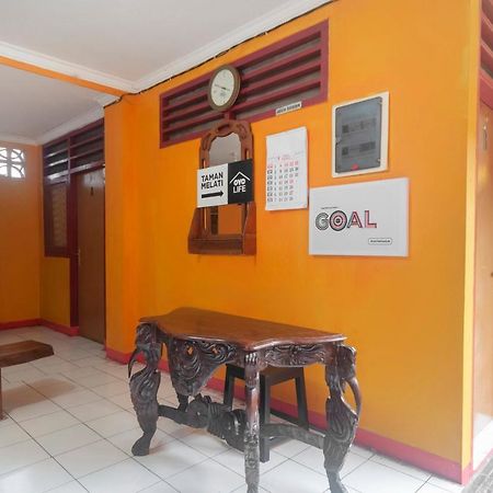 Oyo Life 3034 Taman Melati Hotel Depok Ngoại thất bức ảnh