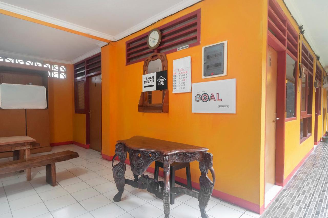 Oyo Life 3034 Taman Melati Hotel Depok Ngoại thất bức ảnh