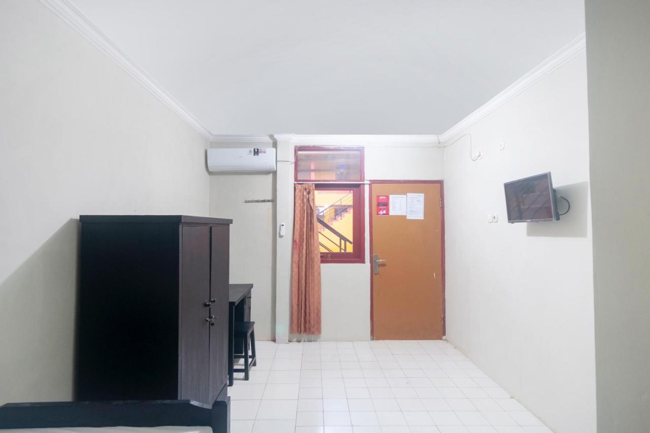 Oyo Life 3034 Taman Melati Hotel Depok Ngoại thất bức ảnh