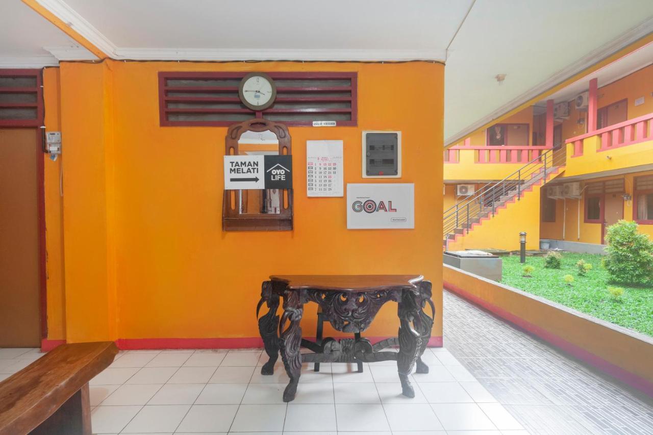 Oyo Life 3034 Taman Melati Hotel Depok Ngoại thất bức ảnh