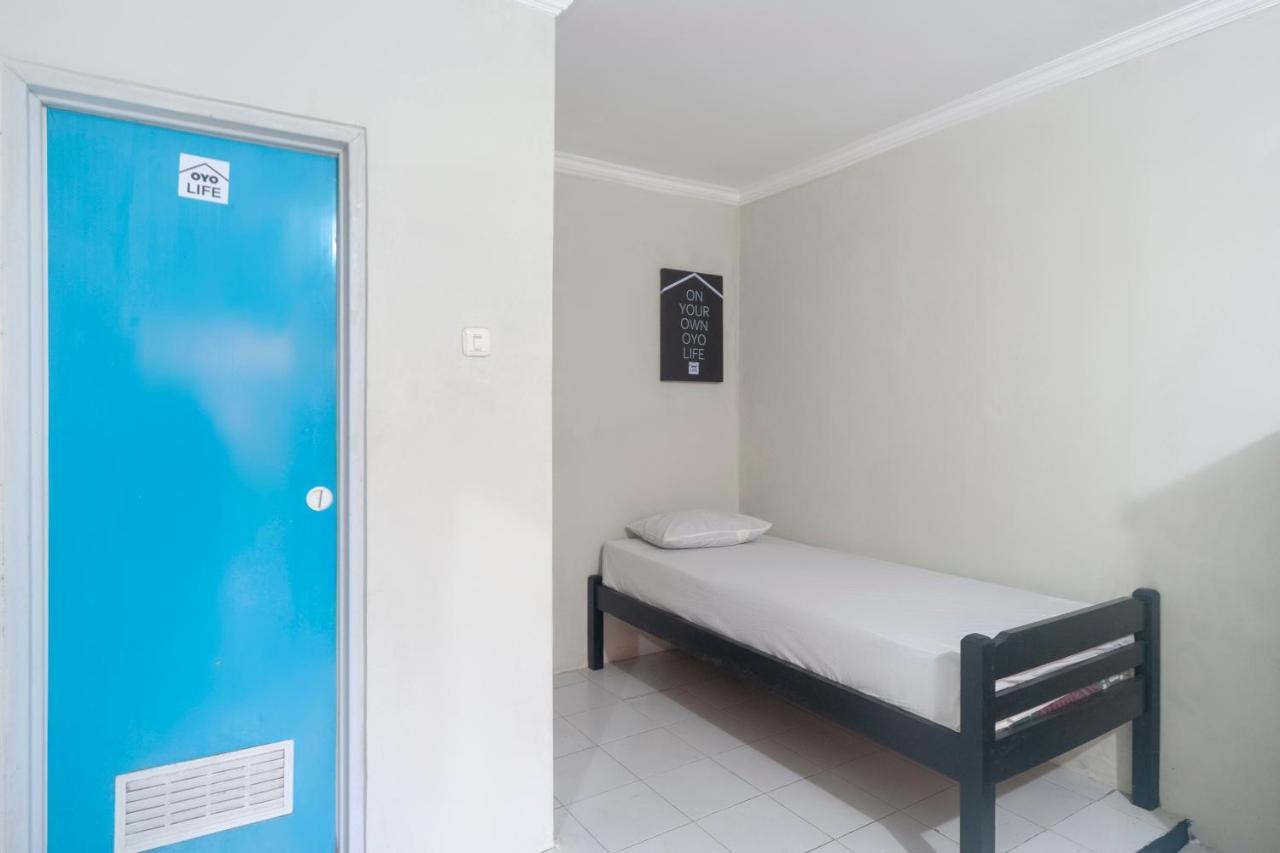 Oyo Life 3034 Taman Melati Hotel Depok Ngoại thất bức ảnh