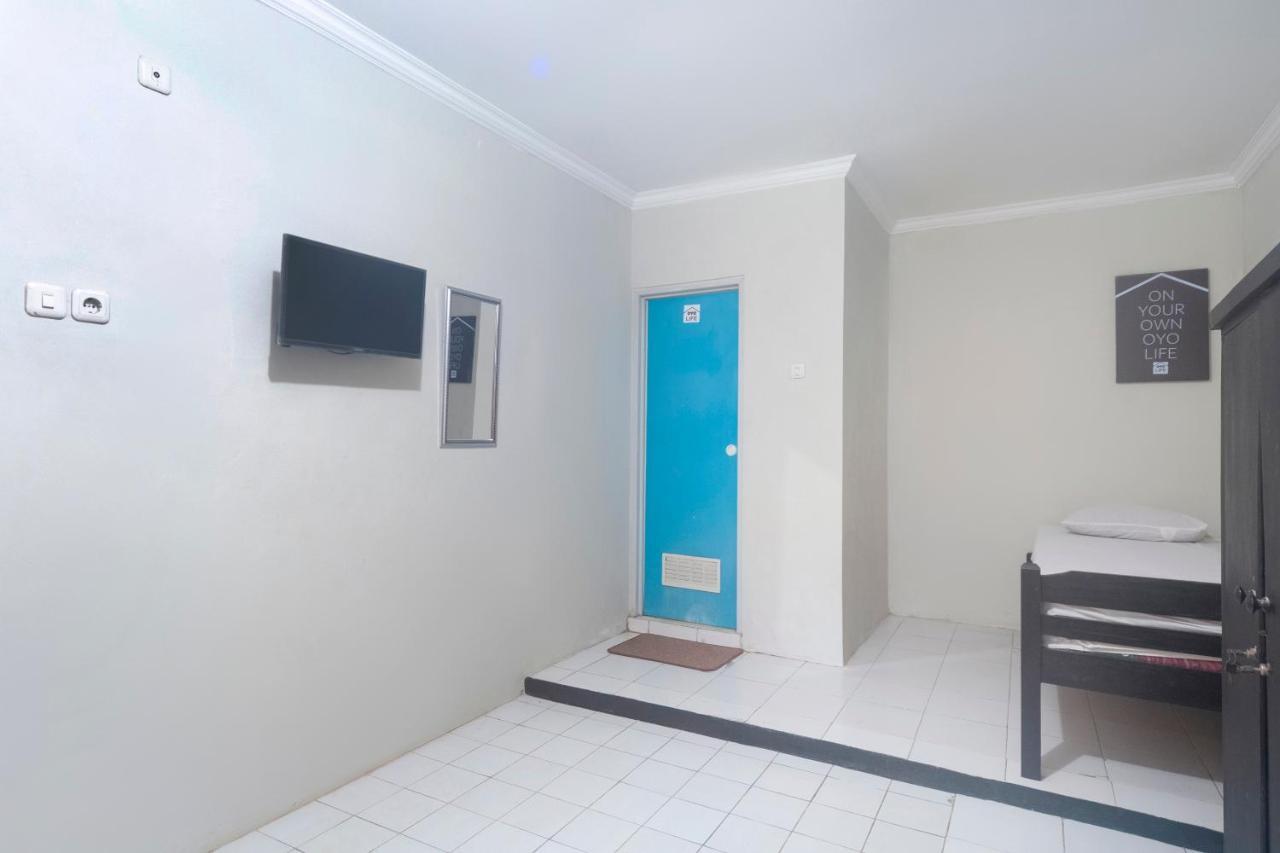 Oyo Life 3034 Taman Melati Hotel Depok Ngoại thất bức ảnh