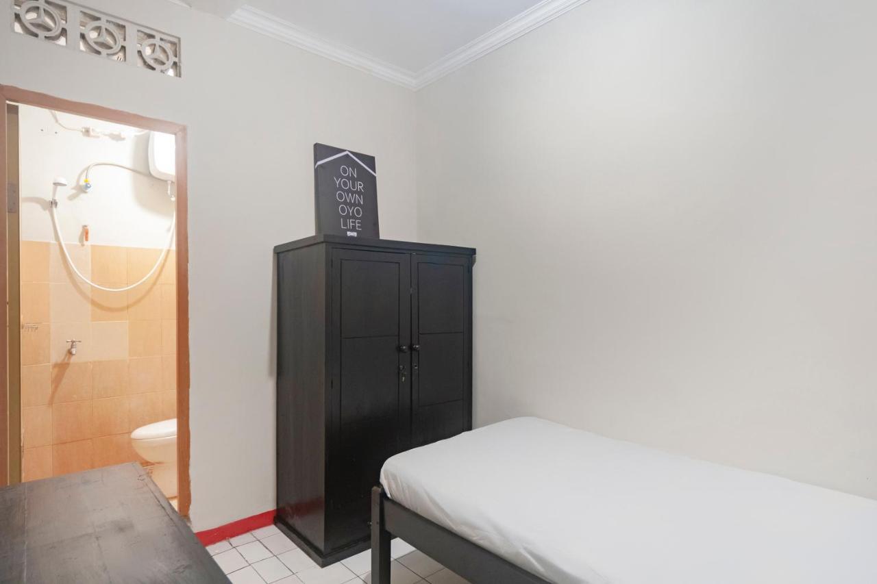 Oyo Life 3034 Taman Melati Hotel Depok Ngoại thất bức ảnh