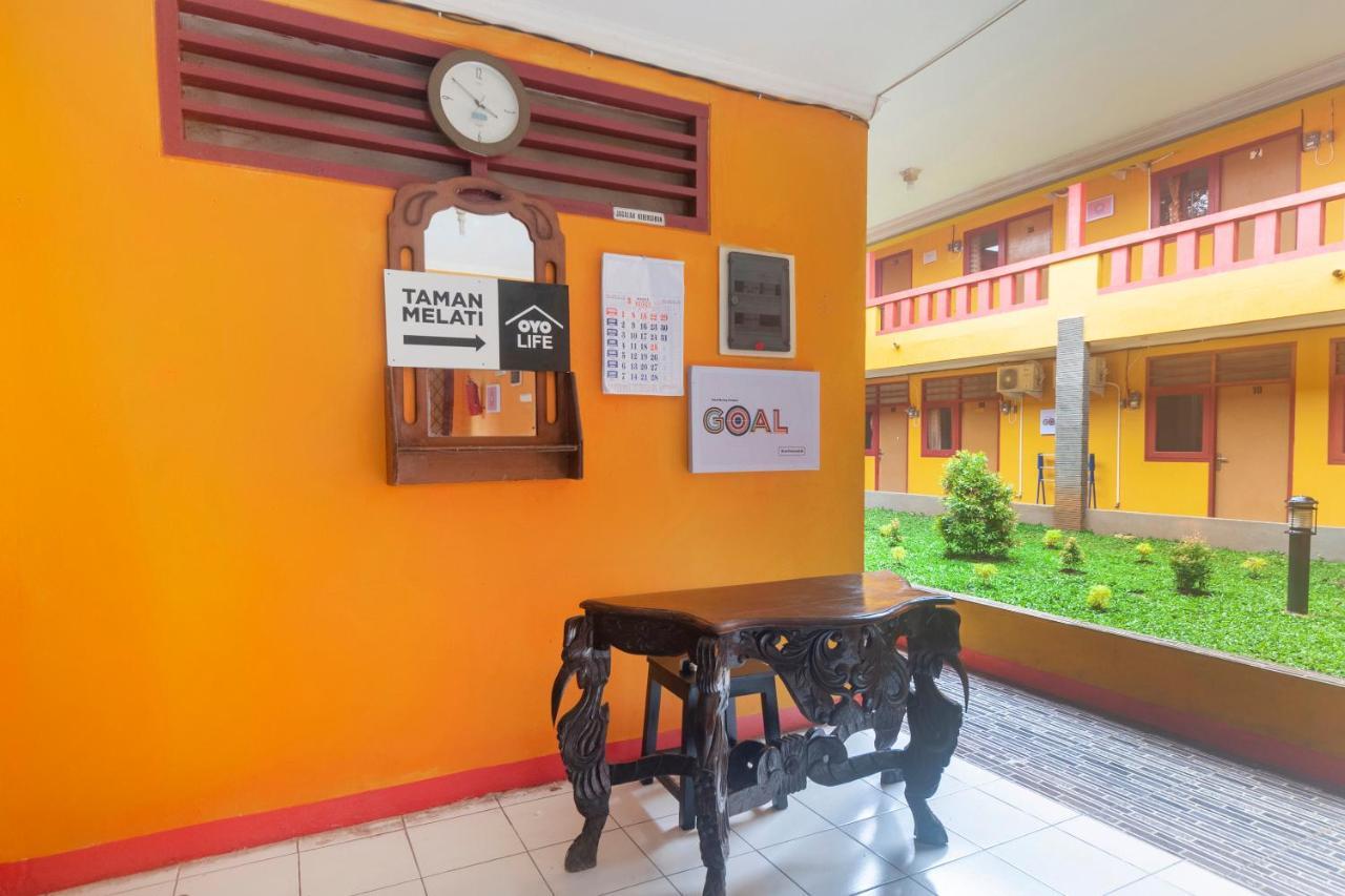 Oyo Life 3034 Taman Melati Hotel Depok Ngoại thất bức ảnh