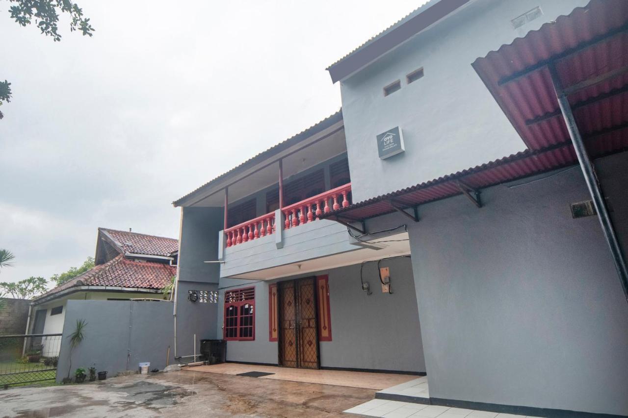 Oyo Life 3034 Taman Melati Hotel Depok Ngoại thất bức ảnh