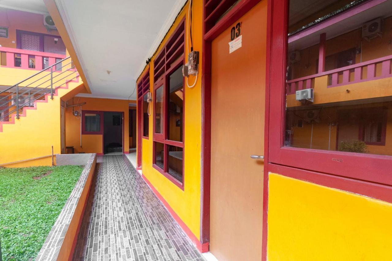 Oyo Life 3034 Taman Melati Hotel Depok Ngoại thất bức ảnh