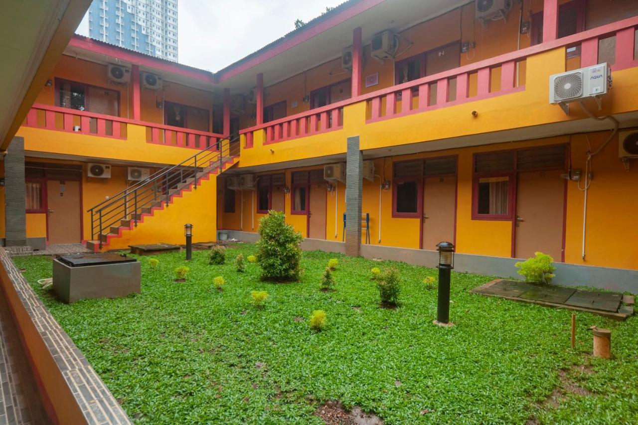 Oyo Life 3034 Taman Melati Hotel Depok Ngoại thất bức ảnh